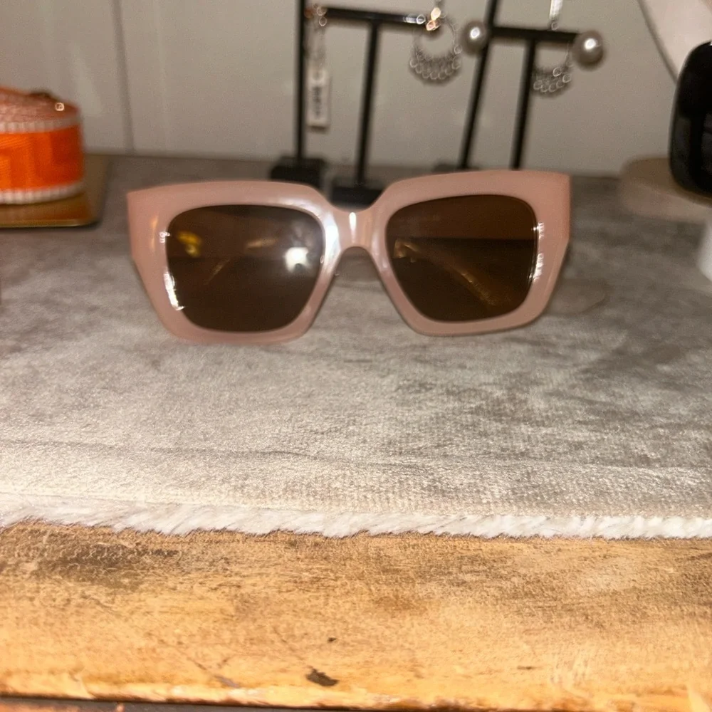 Women’s Blush Sunglasses‎